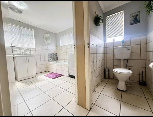 4 BEDROOM HOUSE FOR SALE IN AMANDELRUG